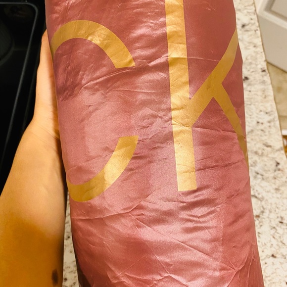 Calvin Klein Women's Packable Medium - Picture 2 of 6